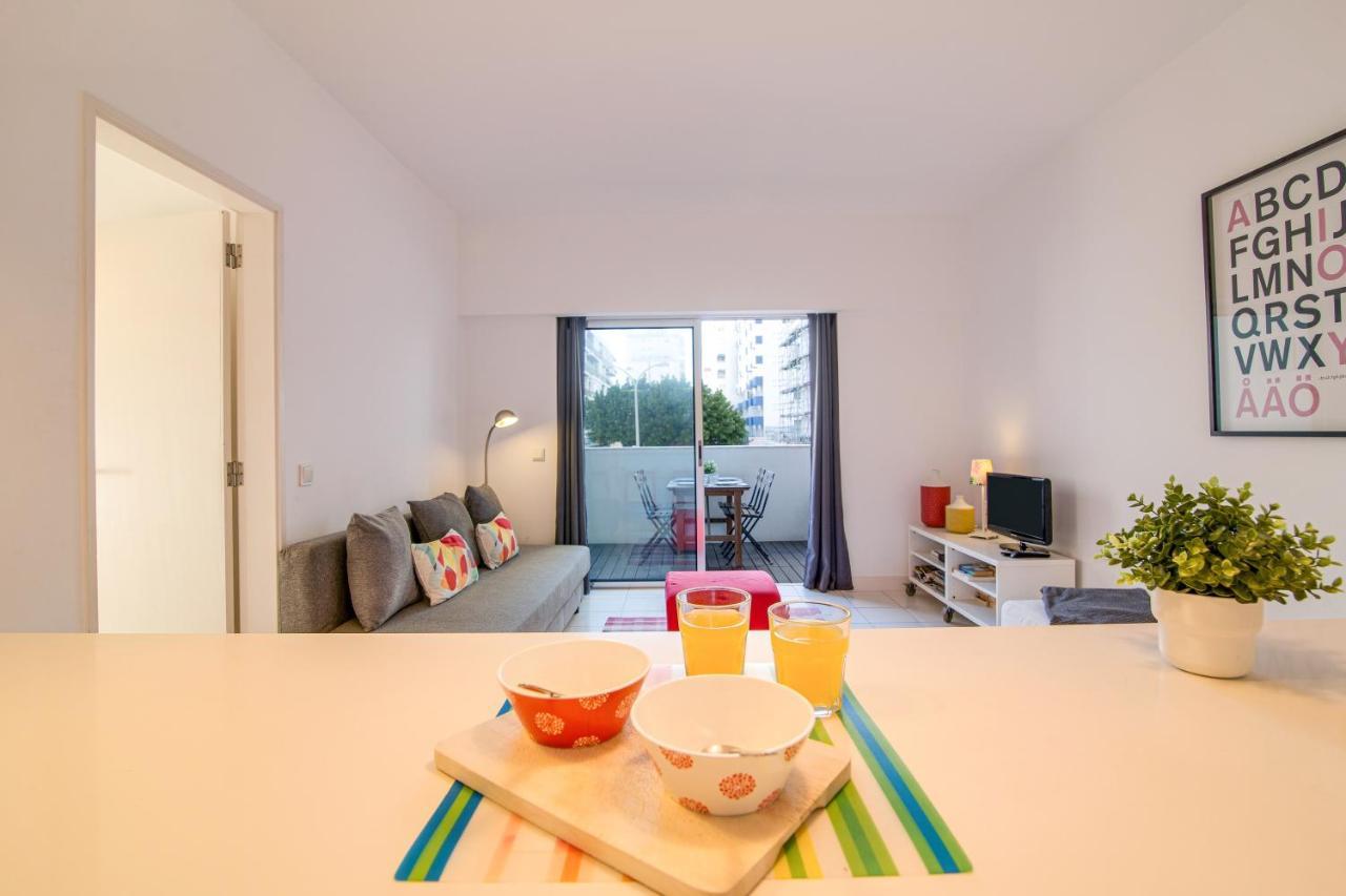 Modern Apartment By The Sea Quarteira Zewnętrze zdjęcie